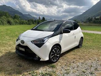 toyota aygo x-night édition limitée full option jbl canton fribourg