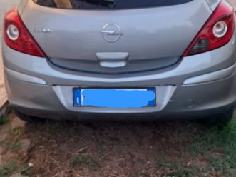 opel corsa anno 2010 1000 benzina