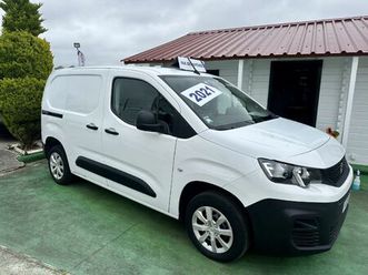 <li class=breadcrumbs-module_list-item__zg-6q peugeot partner 1.5 bluehdi premium standard plus </ol>