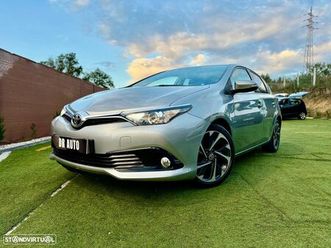 toyota auris 1.4 d-4d com. +p.techno+p.sport