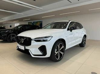 volvo xc60 t6 recharge awd plug-in hybrid aut. ultimate dark del 2024 usata a forli'