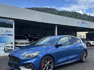 ford focus 2.3 st ecoboost 206 kw ful led.kamera.dab.head-up