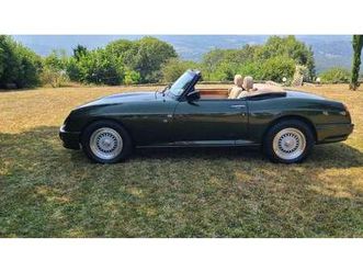 1995 mg rv8 vert foncé manuel, 5 vitesses conduite à droi...
