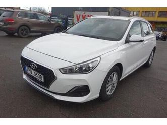 hyundai i30 1,6crdi čr pěkný !!!