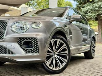 bentley bentayga 4.0 v8 (automata) azure / naim / hud / éjjellátó / ajtószervó / masszázs / távtartó / sávtartó