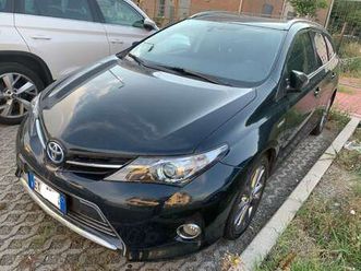 auris 5p 1.8 hsd lounge
