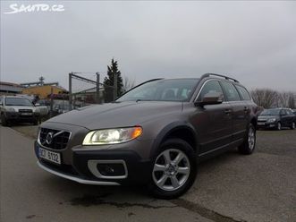 volvo xc70 2,4 d 4x4, plný servis, top