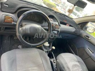 peugeot 206 essence manuelle 2001 à salé