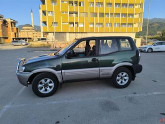 продавам теренско возило, поправено како што е прикажано на