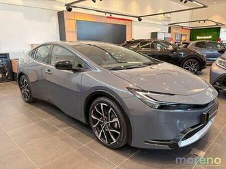 toyota prius 2.0 phev lounge