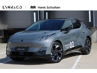 lynk & co 02 more 66 kwh | 360 graden camera | premium audio by harman kardon | panoramadak | elektrisch bedienbare voorstoelen met geheugen | keyless entry | g