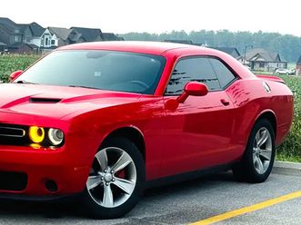2018 dodge challenger sxt (clean carfax)