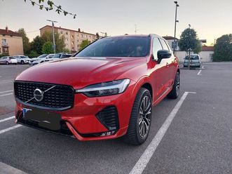 volvo xc60 b4d fwd r design,panorama,harman-kardon, 2022 god.