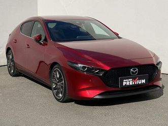 mazda 3 2.0i, 1.maj, čr hatchback - hatchback benzin