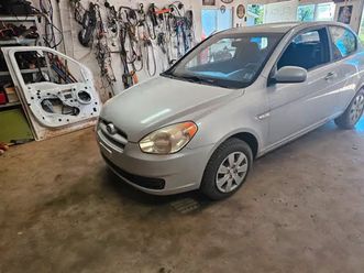 2010 hyundai accent-low low kms-new mvi!!!