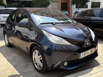toyota aygo 1.0 vvt-i x-play business x-shift