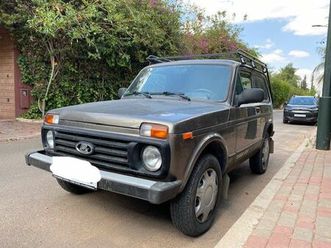 lada taiga lada 4x4 benzin und gas