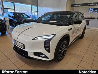 exclusive, topputstyrt, luftfjæring og 4-hjulsstyring