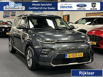 kia e-soul executiveline 64kwh 204pk automaat | leder | navigatie | head-up display | schuifdak | trekhaak | harman kardon audio
