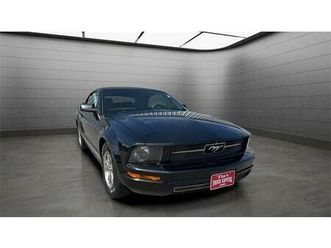 used 2005 ford mustang deluxe