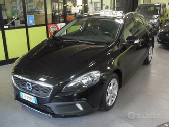 volvo v40 cross country d2 momentum