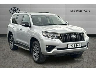 2022 - 2.8 d-4d 204 invincible 5dr auto 7 seats