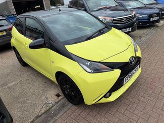 2016 toyota aygo 1.0 vvt-i x-cite 3 (bi-tone yellow) 5d