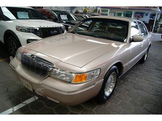 ford grand marquis digital 1998. impecable.