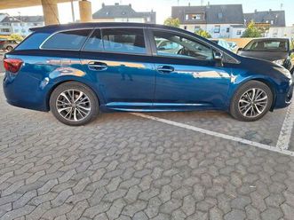 toyota avensis 1,8-l-valvem. edition s+ t. sports e...
