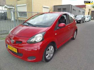 toyota aygo - 1.0-12v aspiration red
