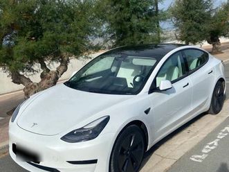 vends tesla, modèle 3