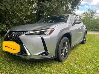 lexus ux in condizioni pari al nuovo