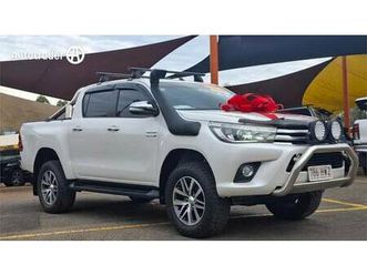2016 toyota hilux sr5 (4x4) for sale $34,990