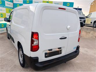 toyota proace city van ev 50 kw/h 136cv gx l2