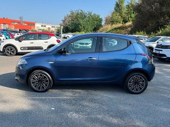 1.0 firefly 70cv hybrid oro