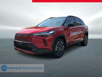 toyota corolla cross 2.0 hsd premium awd-i: réserver un essai sur route !