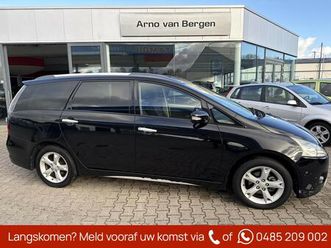 mitsubishi grandis - 2.4-16v insport, 7 persoons, climatronic, cruisecontrol, parkeersensor, trekhaak