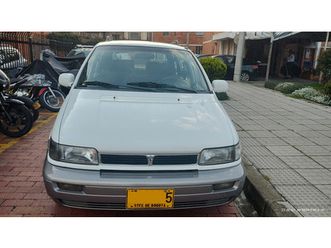 hyundai santamo de 7 puestos, motor 2000cc, caja mecánica