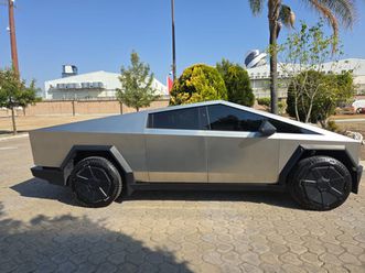 tesla cybertruck 0.0 547km awd