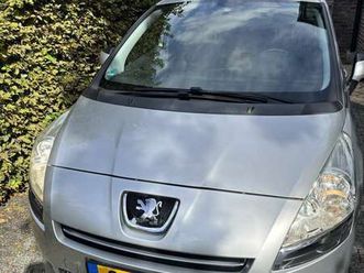 peugeot 5008 1.6 vti st 5p.