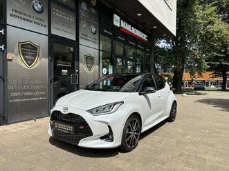 toyota yaris 1,5 *dual*vvt-e hyvrid*gr sport*automatik*kamera*, 2024 god.