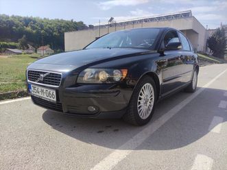 volvo s40 benzin 2005 2.4 103kw limuzina automatski