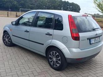 ② ford fiesta/ benzine / 1388 cc/ 59 kw / airco/ 5 deuren — ford — 2ememain