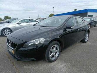volvo v40 2.0 d2 momentum