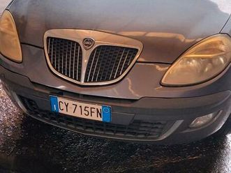 lancia y 1.2 benzina