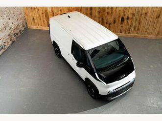 standard range 51.5kwh essential cargo panel van auto l2 5dr