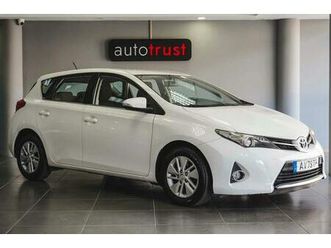 toyota auris 1.4 d-4d comfort+j16+navi