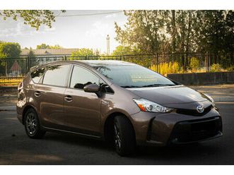 toyota prius v an. 2017