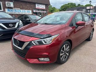 2021 nissan versa 195 b/w on the road*