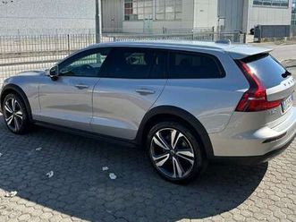 v60 ii 2023 cross country 2.0 b4 ultimate awd auto